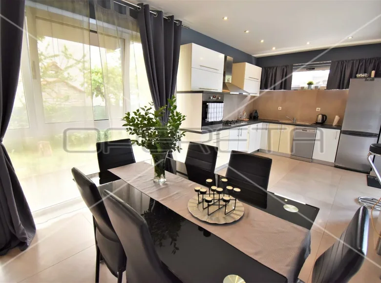 Дом 3 комнаты 142 м² Kozino, Хорватия