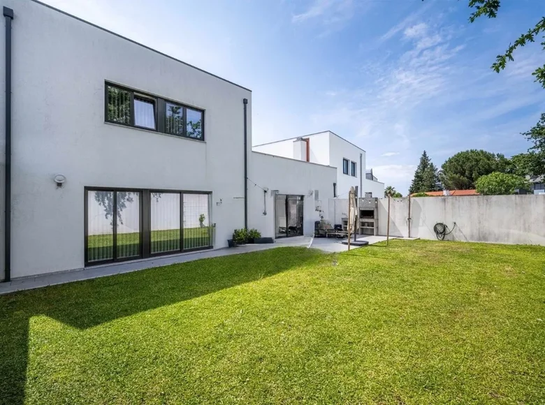 5 bedroom villa 400 m² Braga, Portugal