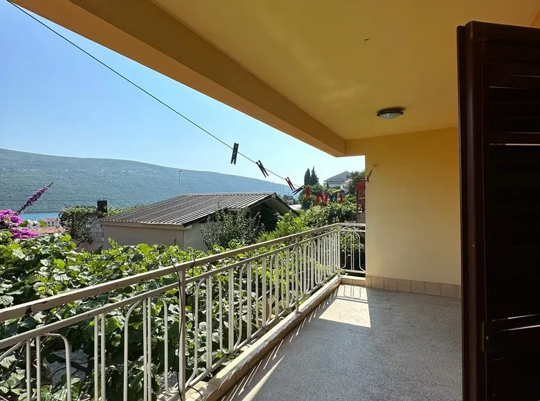 3 bedroom house 150 m² Đenovići, Montenegro