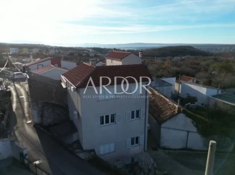 5 bedroom house 220 m² Jadranovo, Croatia