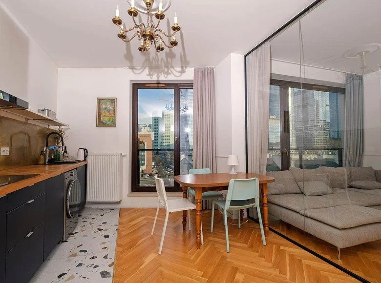 Apartamento 3 habitaciones 73 m² en Varsovia, Polonia