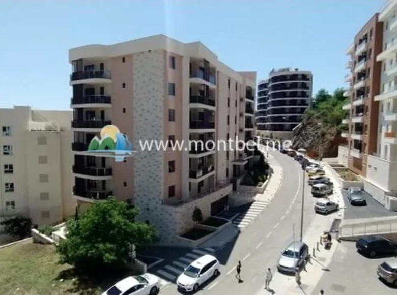 Квартира 2 спальни 73 м² Бечичи, Черногория