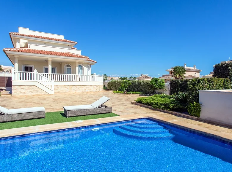 3-Schlafzimmer-Villa 195 m² Abadin, Spanien