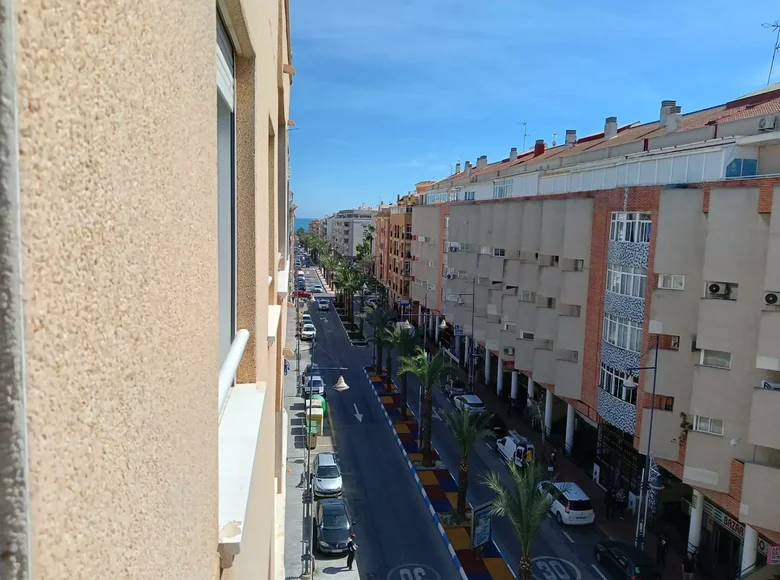 Mieszkanie 2 pokoi 61 m² Torrevieja, Hiszpania