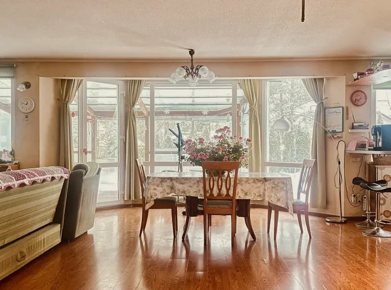 Haus 6 zimmer 241 m² Garkalnes pagasts, Lettland