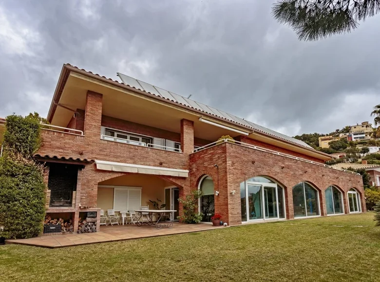 4 room house 746 m² in Girones, Spain