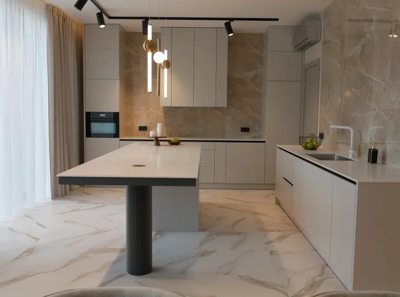 Maison 6 chambres 250 m² Riga, Lettonie