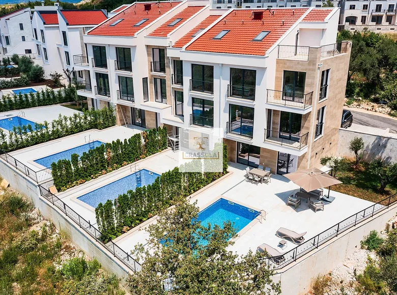 Вилла 4 спальни 220 м² Rijeka Rezevici, Черногория