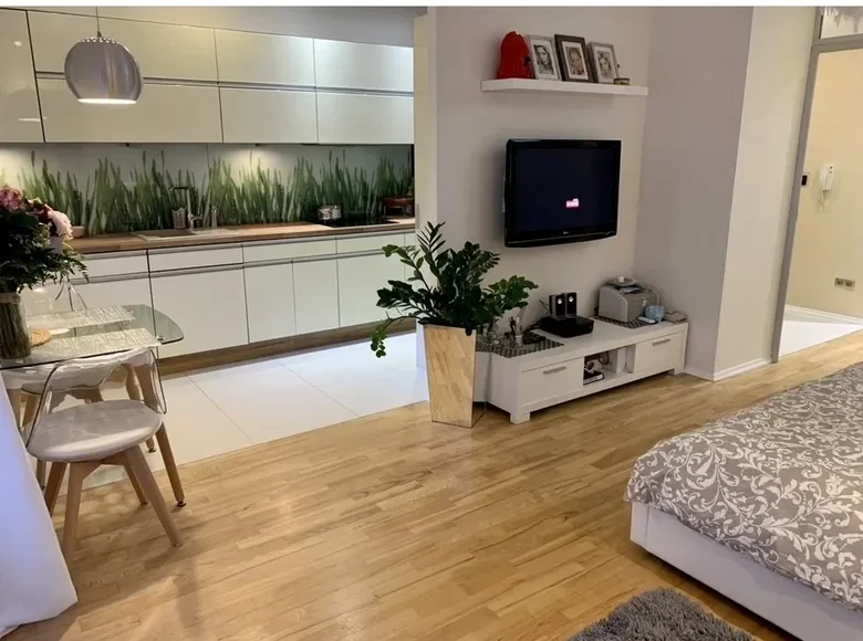Квартира 2 комнаты 57 м² в Варшаве, Польша