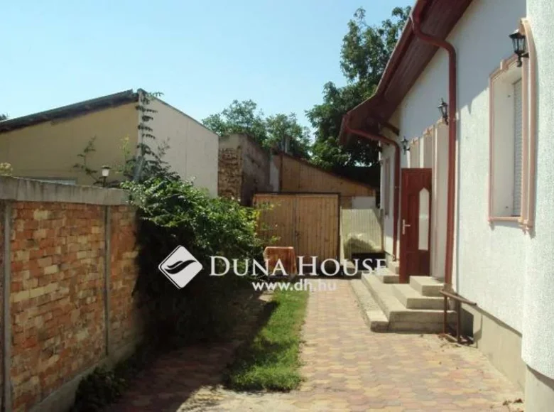 House 320 m² Budapest, Hungary