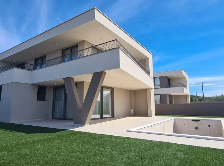 4 bedroom Villa 212 m² Malinska, Croatia