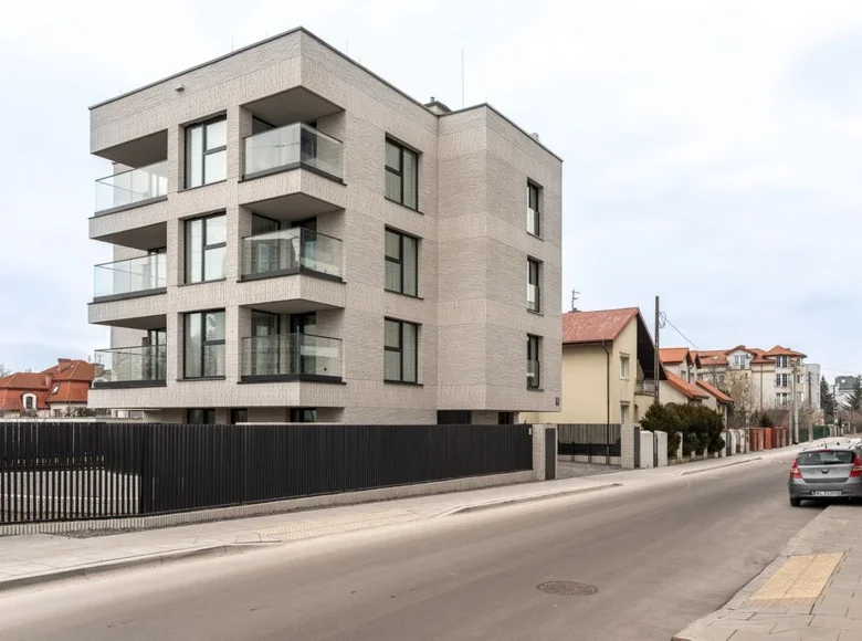 Commercial property 840 m² in Warsaw, Poland