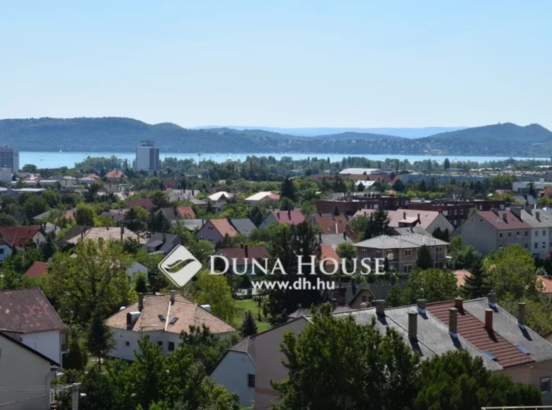 House 4 bathrooms 192 m² in Veszprém, Hungary