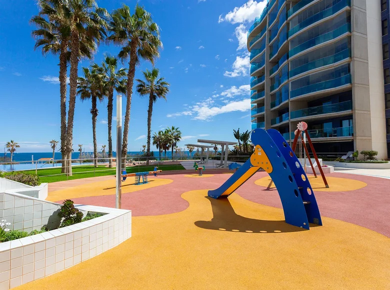 Mieszkanie 2 pokoi 71 m² Torrevieja, Hiszpania