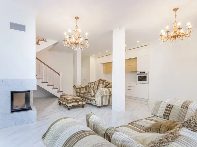Apartamento 4 habitaciones 132 m² Pinki, Letonia