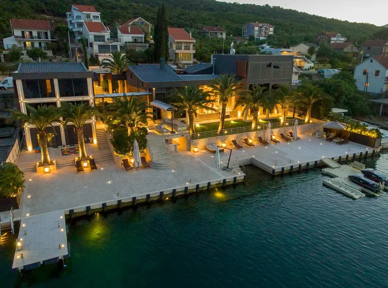 Villa 10 habitaciones 1 200 m² Durasevici, Montenegro