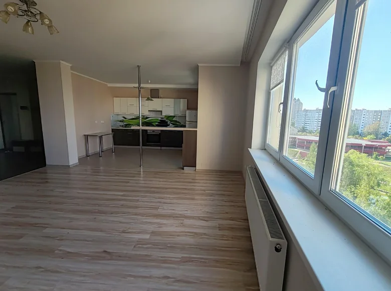 Mieszkanie 2 pokoi 67 m² Mińsk, Białoruś
