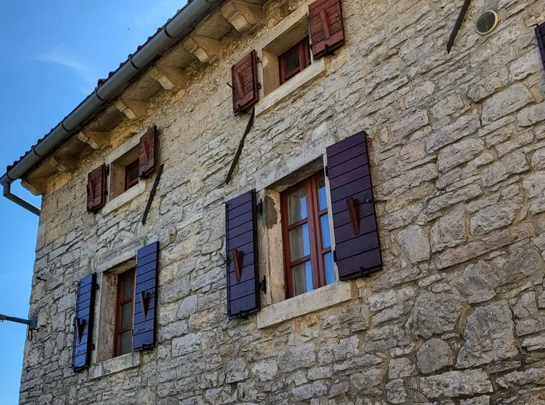 Mansion 3 bedrooms 1 280 m² Opcina Svetvincenat, Croatia