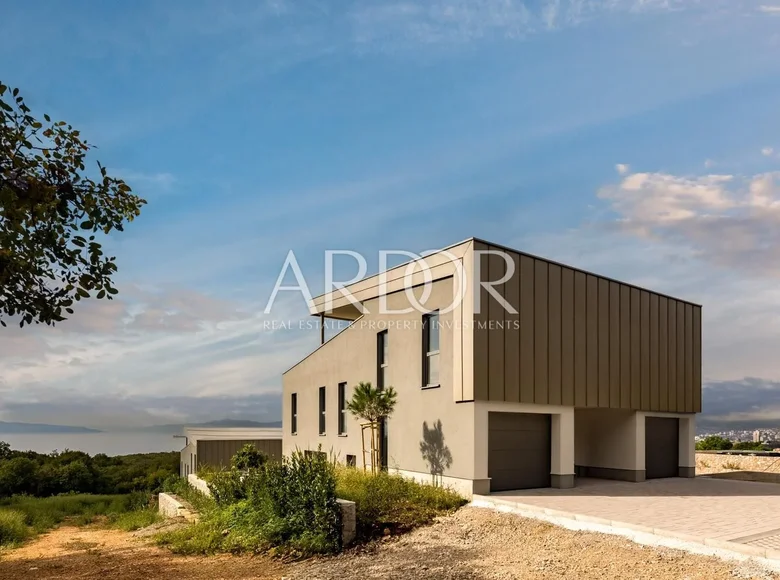 3 bedroom apartment 286 m² Kostrena, Croatia