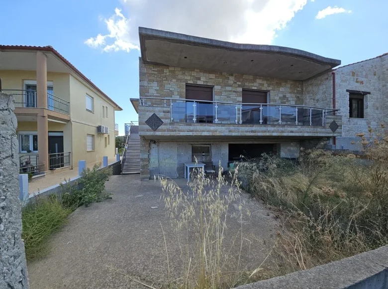 3 bedroom villa 250 m² Nea Fokea, Greece