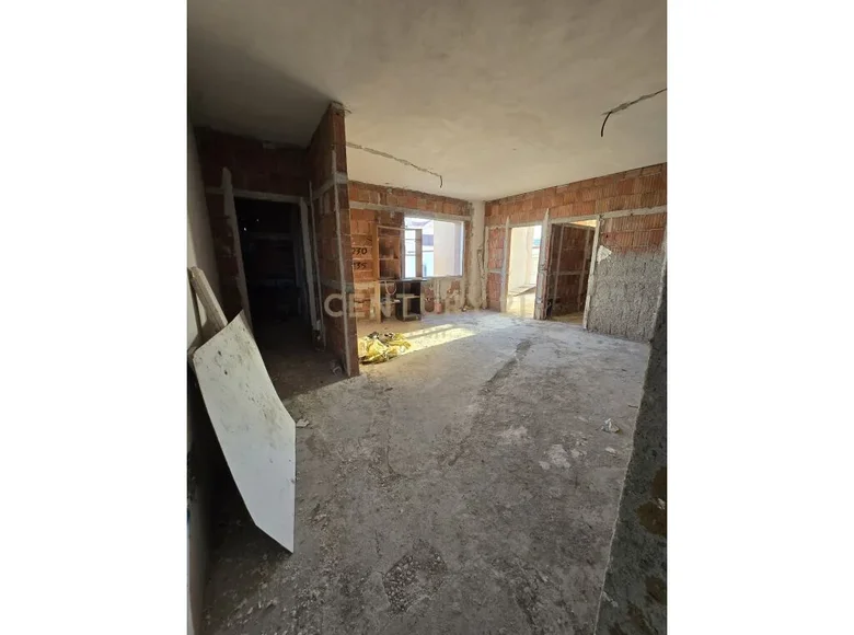 Mieszkanie 3 pokoi 75 m² Bashkia Durres, Albania