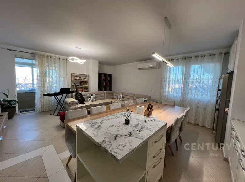 APARTMENT FOR RENT 2+1+2 IN THE CENTER OF DURRES!!`