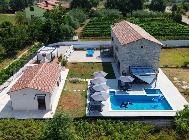 4 bedroom Villa 220 m² Grad Pula, Croatia