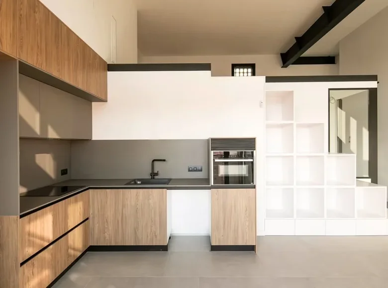 Mieszkanie 2 pokoi 103 m² Barcelona, Hiszpania