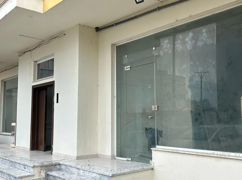 Shop 293 m² in Tirana Municipality, Albania