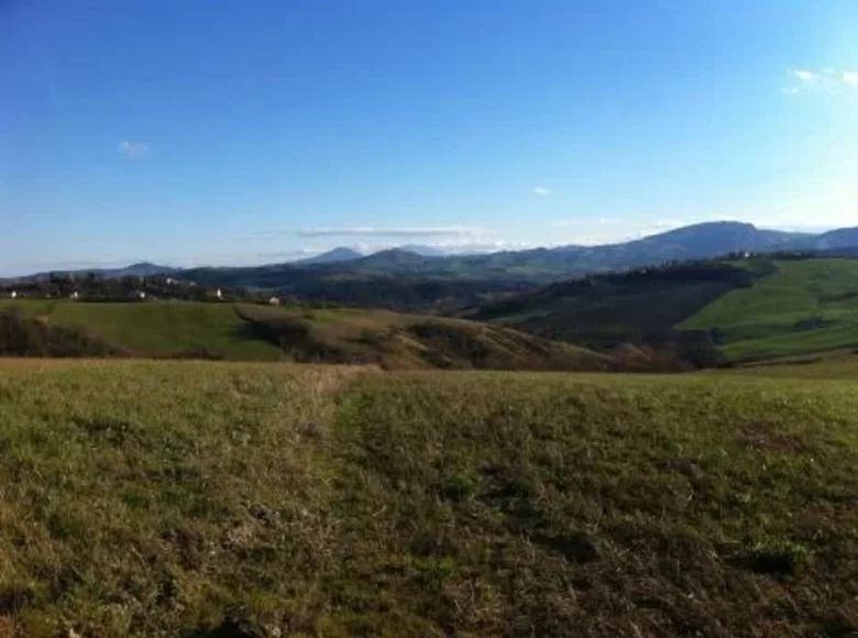 Grundstück 160 000 m² Terni, Italien