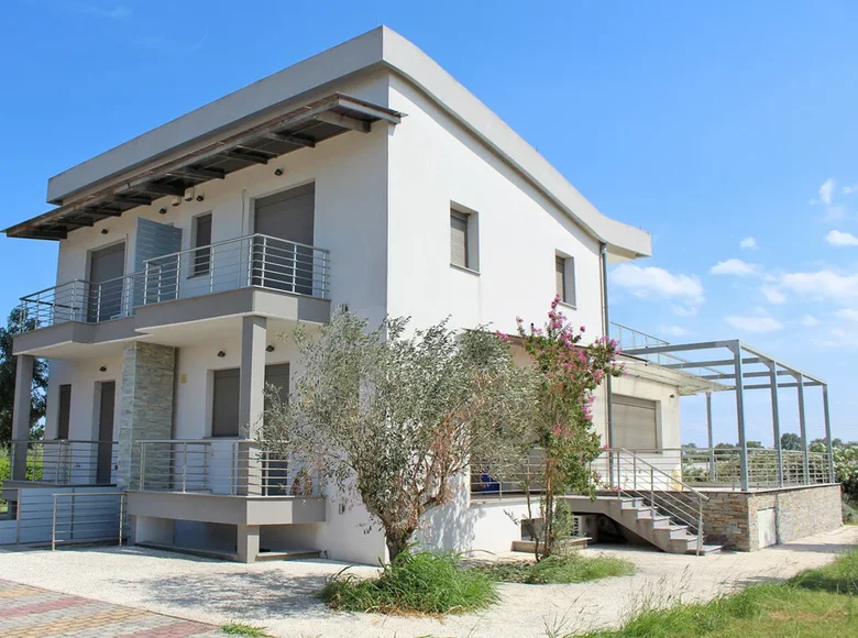 Szeregowiec 2 pokoi 130 m² Korinos, Grecja