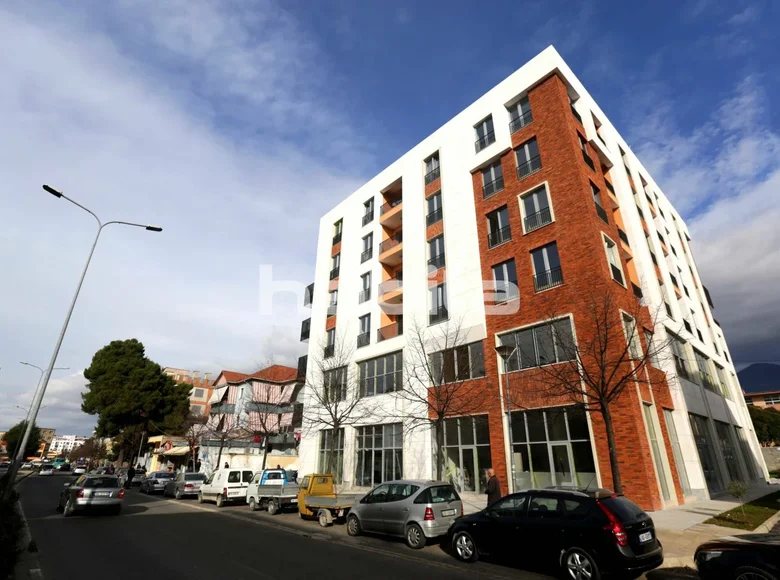 Restaurant 241 m² in Tirana Municipality, Albania