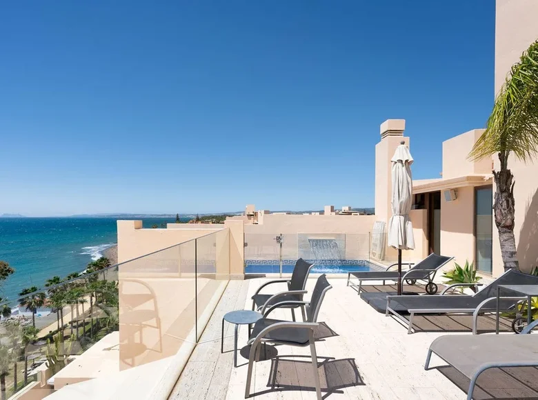 Mieszkanie 6 pokojów 236 m² Estepona, Hiszpania