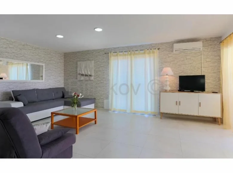 7 room house 645 m² Opcina Medulin, Croatia