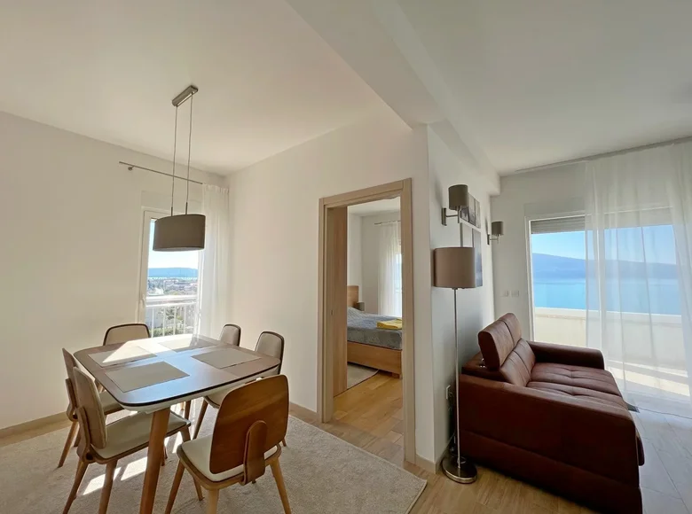 Квартира 2 спальни 66 м² Тиват, Черногория