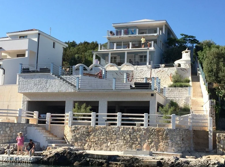 Villa de tres dormitorios 353 m² Croacia, Croacia