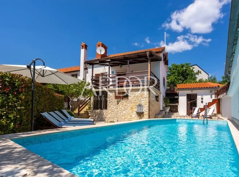 6 bedroom house 205 m² Krk, Croatia