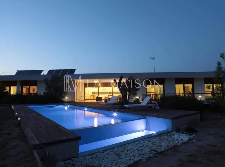4 bedroom house 600 m² in Latsia, Cyprus