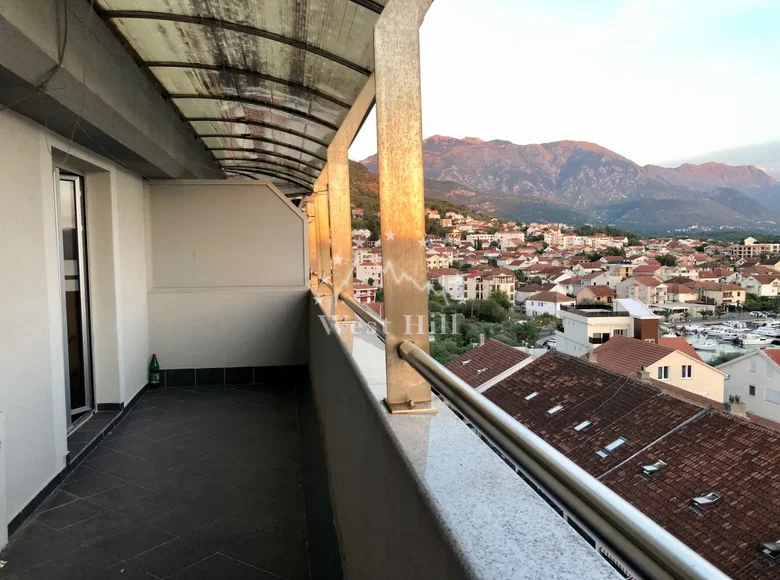 Apartamento 2 habitaciones 81 m² Tivat, Montenegro