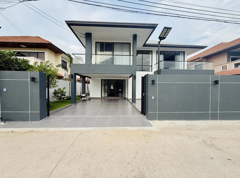 6 bedroom villa 540 m² Pattaya City, Thailand
