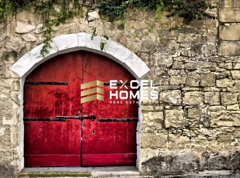 Дом 3 спальни  Birkirkara, Мальта