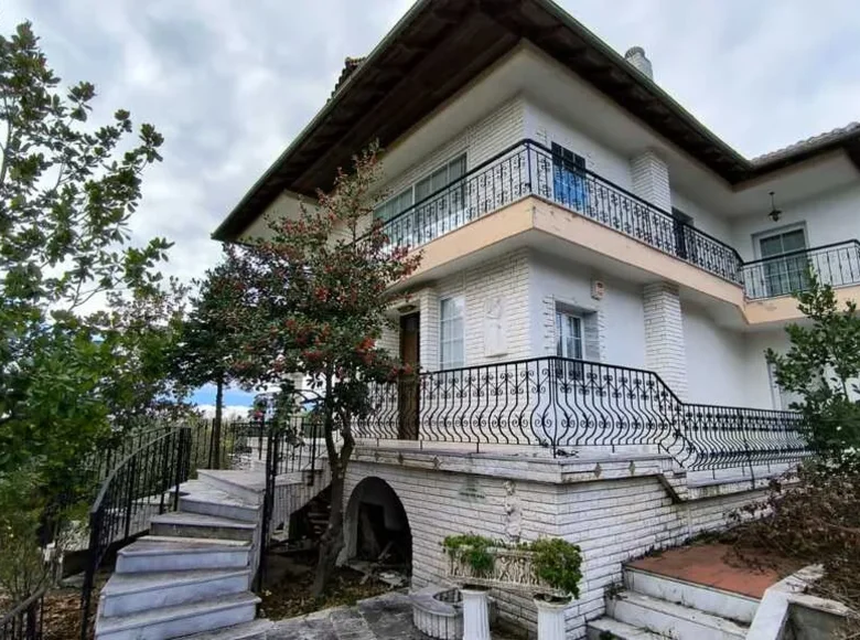 Villa de 4 dormitorios 300 m² Sfendami, Grecia