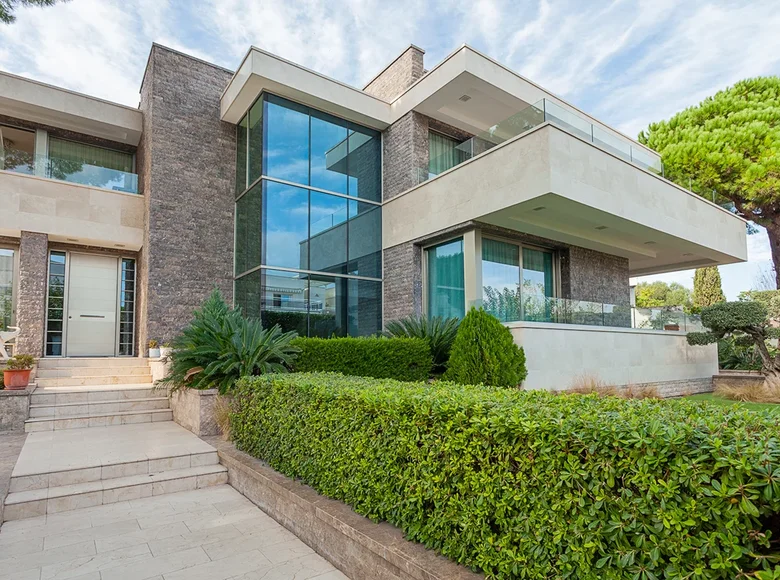 Villa de 4 dormitorios 875 m² Platja dAro, Španjolska