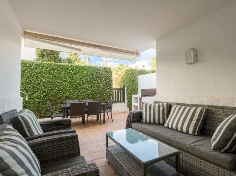 2 bedroom apartment  Estepona, Spain