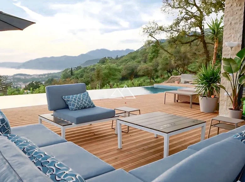 4 bedroom Villa 176 m² Tivat, Montenegro
