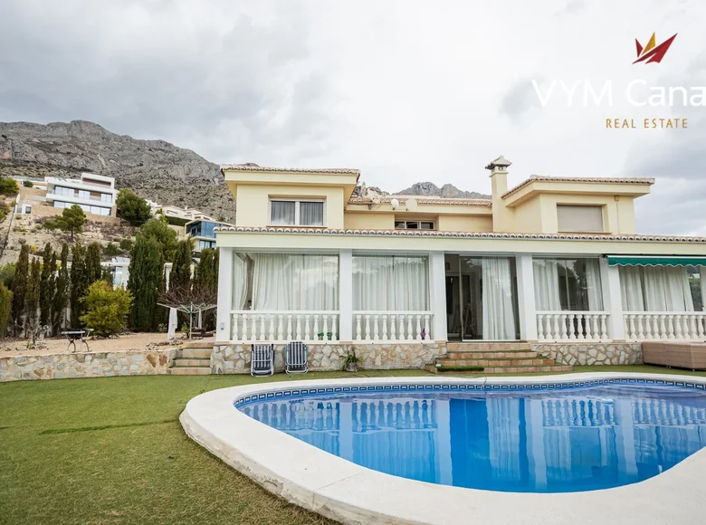 5 bedroom villa 420 m² Altea, Spain