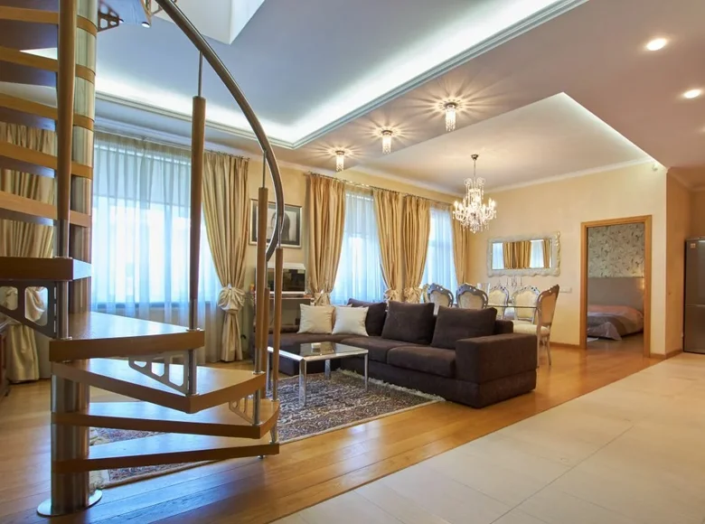 Mieszkanie 4 pokoi 125 m² Ryga, Łotwa