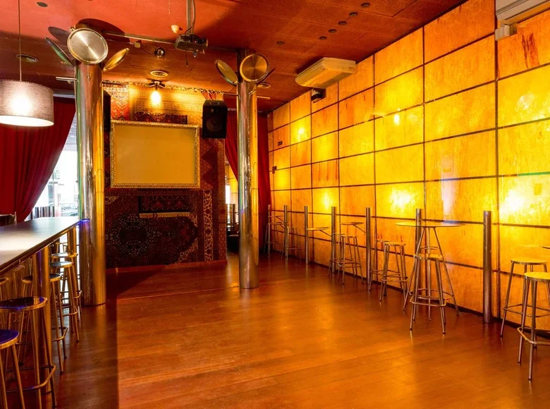 Commercial property 155 m² in Barcelona, Spain