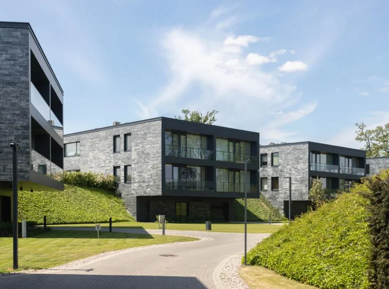 Commercial property 98 m² in Warsaw, Poland