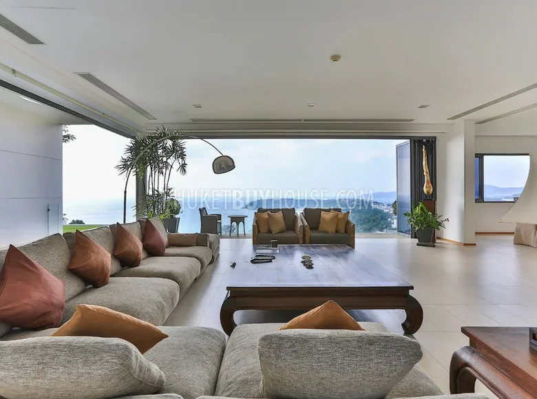 Condo 3 bedrooms 414 m² Karon, Thailand